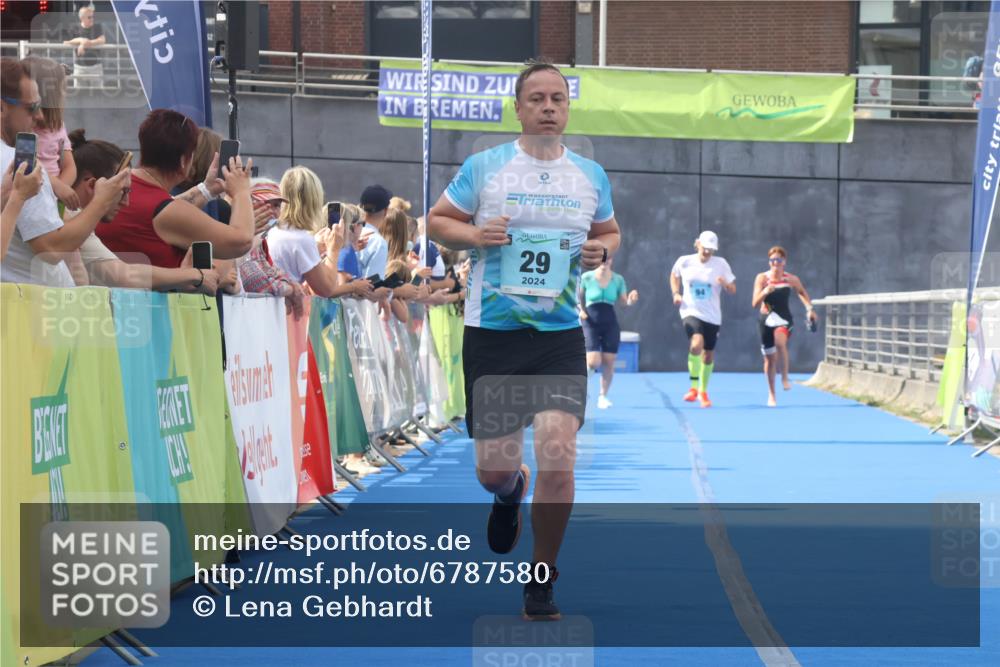 11.08.2024 - GEWOBA Citytriathlon Bremen Lena Gebhardt http://msf.ph/oto/6787580 11.08.2024 11:17:00 Ziel 29, 66, 80, 94 meine-sportfotos.de