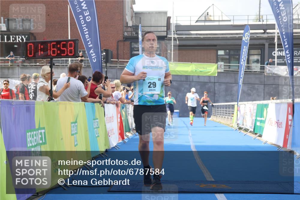 11.08.2024 - GEWOBA Citytriathlon Bremen Lena Gebhardt http://msf.ph/oto/6787584 11.08.2024 11:17:01 Ziel 29, 49, 66, 80, 94 meine-sportfotos.de