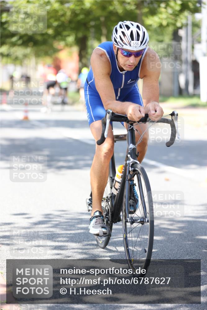 11.08.2024 - GEWOBA Citytriathlon Bremen H.Heesch http://msf.ph/oto/6787627 11.08.2024 13:13:38 Radfahren 219, 221, 258, 296, 371, 391, 484, 502, 556 meine-sportfotos.de