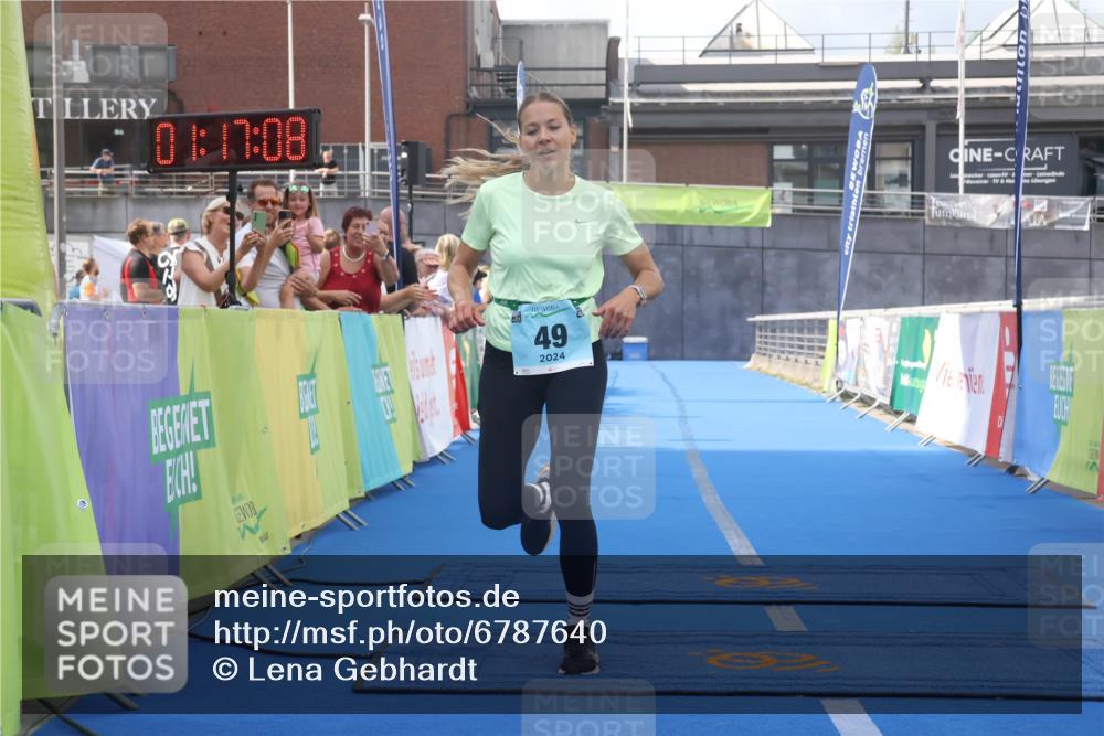 11.08.2024 - GEWOBA Citytriathlon Bremen Lena Gebhardt http://msf.ph/oto/6787640 11.08.2024 11:17:12 Ziel 49, 94 meine-sportfotos.de
