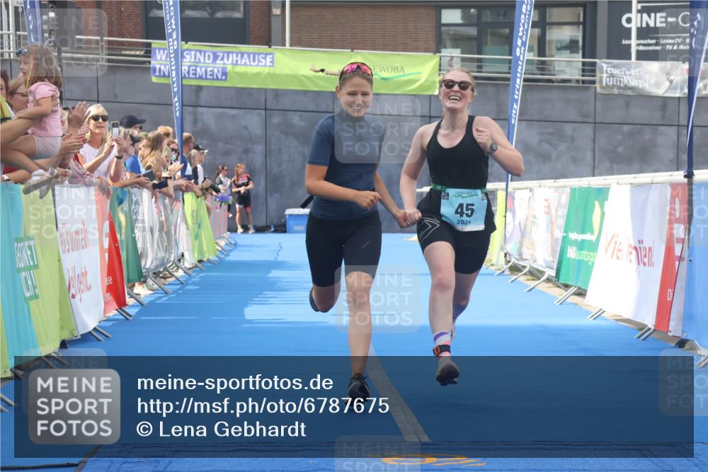 11.08.2024 - GEWOBA Citytriathlon Bremen Lena Gebhardt http://msf.ph/oto/6787675 11.08.2024 11:17:25 Ziel 45 meine-sportfotos.de