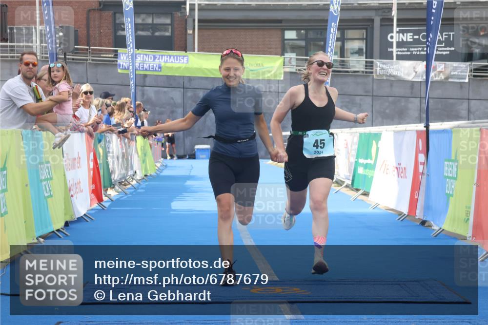 11.08.2024 - GEWOBA Citytriathlon Bremen Lena Gebhardt http://msf.ph/oto/6787679 11.08.2024 11:17:25 Ziel 45 meine-sportfotos.de