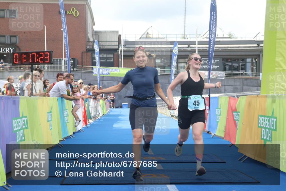11.08.2024 - GEWOBA Citytriathlon Bremen Lena Gebhardt http://msf.ph/oto/6787685 11.08.2024 11:17:26 Ziel 45 meine-sportfotos.de