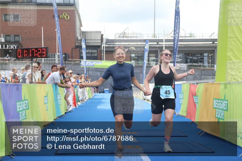 11.08.2024 - GEWOBA Citytriathlon Bremen Lena Gebhardt http://msf.ph/oto/6787686 11.08.2024 11:17:26 Ziel 45 meine-sportfotos.de