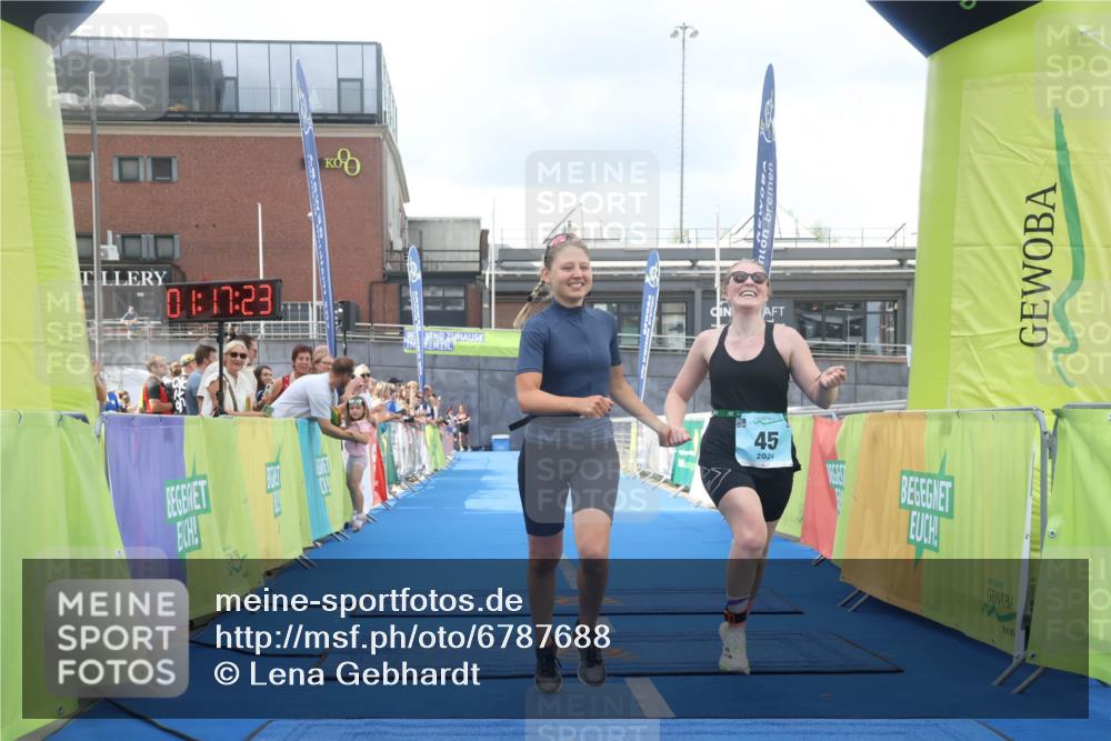 11.08.2024 - GEWOBA Citytriathlon Bremen Lena Gebhardt http://msf.ph/oto/6787688 11.08.2024 11:17:26 Ziel 45 meine-sportfotos.de