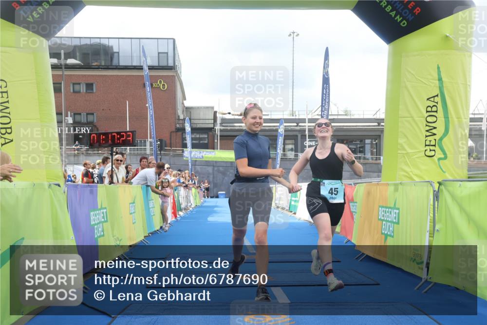 11.08.2024 - GEWOBA Citytriathlon Bremen Lena Gebhardt http://msf.ph/oto/6787690 11.08.2024 11:17:26 Ziel 45 meine-sportfotos.de