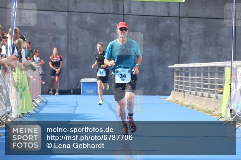 11.08.2024 - GEWOBA Citytriathlon Bremen Lena Gebhardt http://msf.ph/oto/6787706 11.08.2024 11:17:51 Ziel 34, 97 meine-sportfotos.de