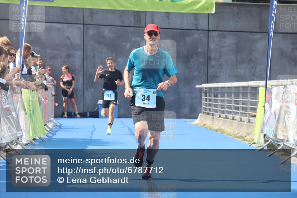 11.08.2024 - GEWOBA Citytriathlon Bremen Lena Gebhardt http://msf.ph/oto/6787712 11.08.2024 11:17:52 Ziel 34, 97 meine-sportfotos.de