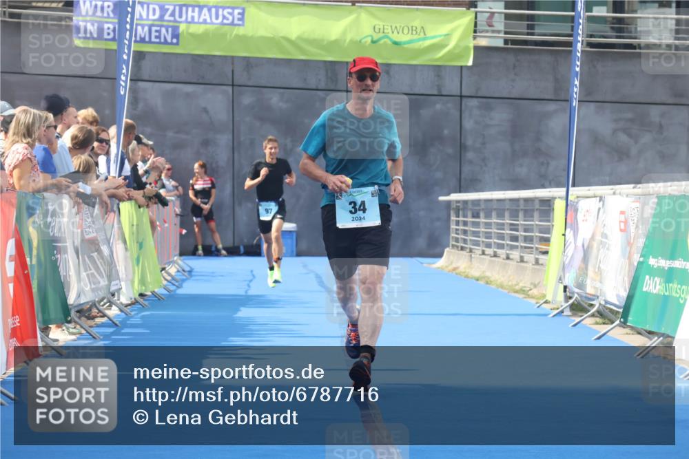 11.08.2024 - GEWOBA Citytriathlon Bremen Lena Gebhardt http://msf.ph/oto/6787716 11.08.2024 11:17:53 Ziel 34, 97 meine-sportfotos.de