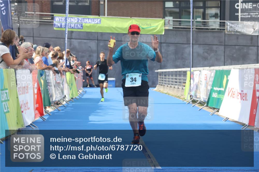 11.08.2024 - GEWOBA Citytriathlon Bremen Lena Gebhardt http://msf.ph/oto/6787720 11.08.2024 11:17:54 Ziel 34, 97 meine-sportfotos.de