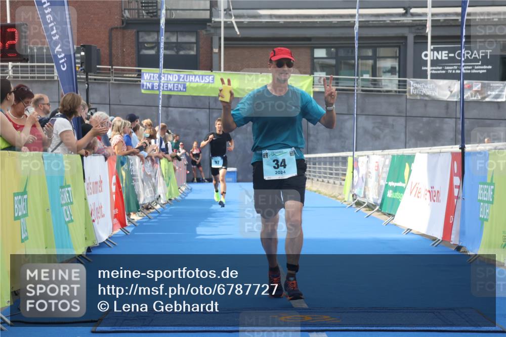 11.08.2024 - GEWOBA Citytriathlon Bremen Lena Gebhardt http://msf.ph/oto/6787727 11.08.2024 11:17:55 Ziel 34, 97 meine-sportfotos.de