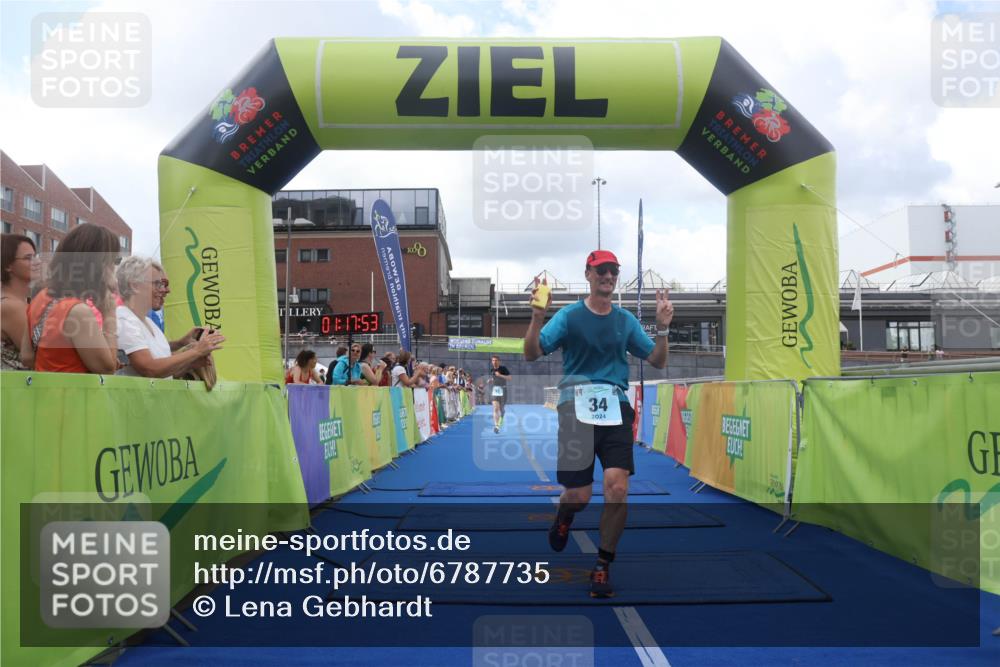 11.08.2024 - GEWOBA Citytriathlon Bremen Lena Gebhardt http://msf.ph/oto/6787735 11.08.2024 11:17:56 Ziel 34, 97 meine-sportfotos.de