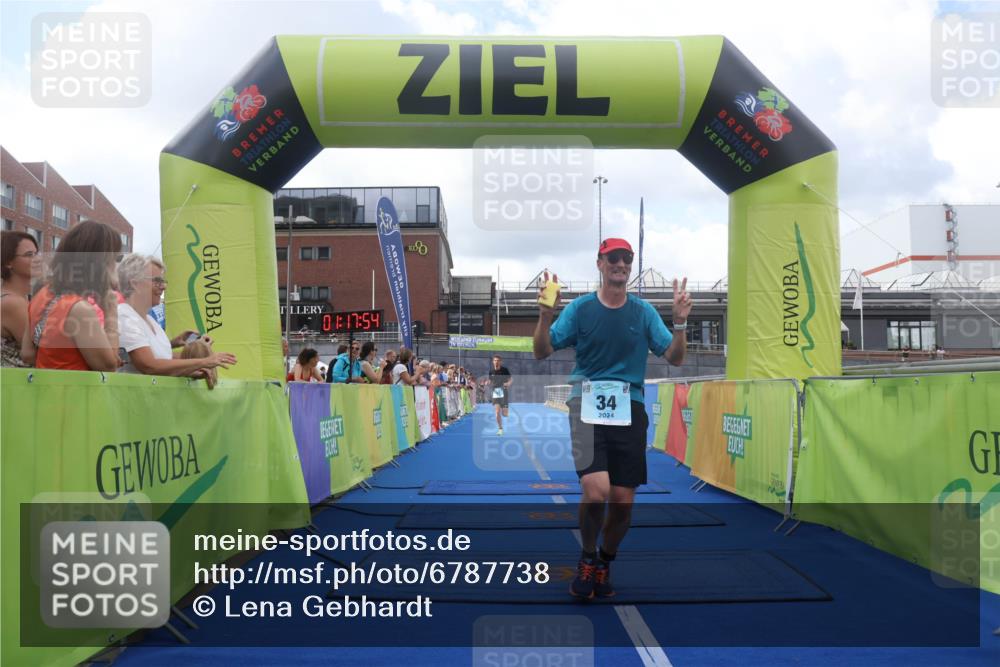 11.08.2024 - GEWOBA Citytriathlon Bremen Lena Gebhardt http://msf.ph/oto/6787738 11.08.2024 11:17:57 Ziel 34, 97 meine-sportfotos.de