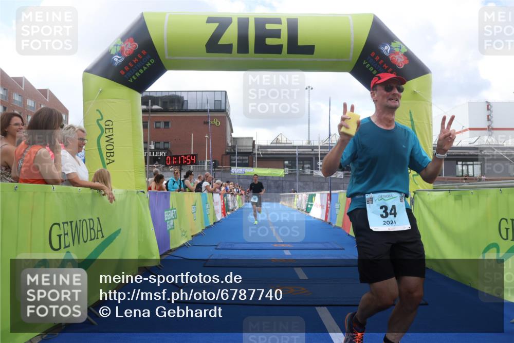 11.08.2024 - GEWOBA Citytriathlon Bremen Lena Gebhardt http://msf.ph/oto/6787740 11.08.2024 11:17:57 Ziel 34, 97 meine-sportfotos.de