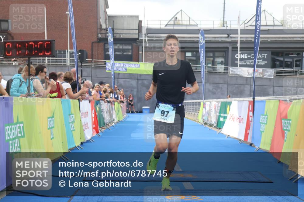 11.08.2024 - GEWOBA Citytriathlon Bremen Lena Gebhardt http://msf.ph/oto/6787745 11.08.2024 11:17:59 Ziel 34, 97 meine-sportfotos.de