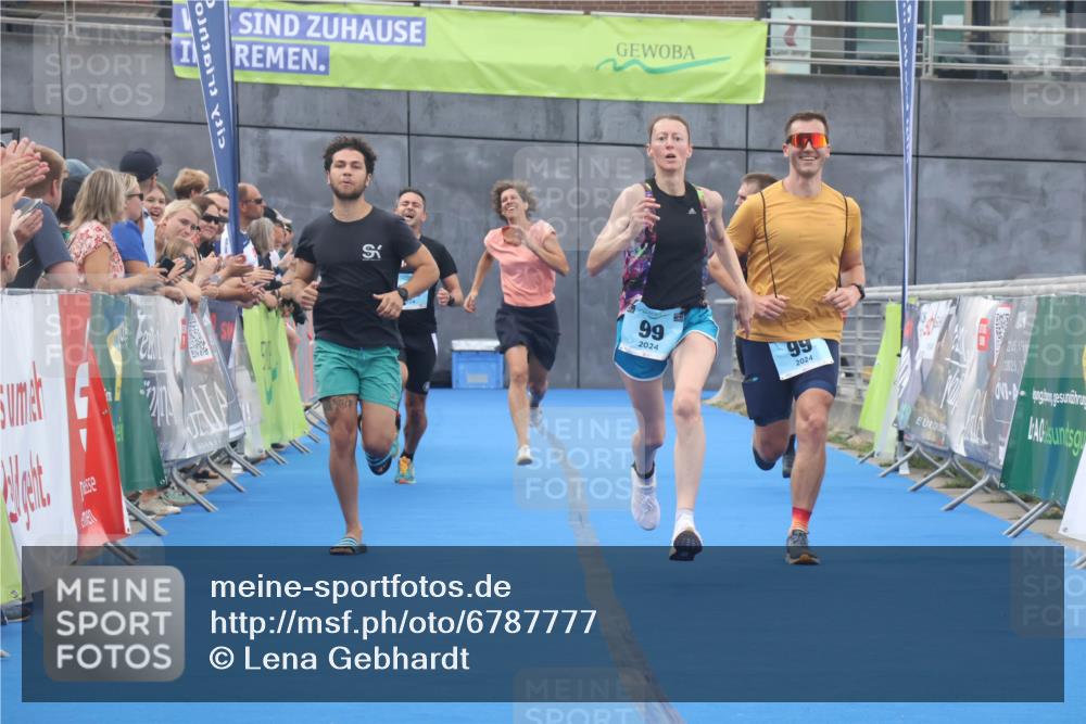 11.08.2024 - GEWOBA Citytriathlon Bremen Lena Gebhardt http://msf.ph/oto/6787777 11.08.2024 11:18:08 Ziel 99, 104 meine-sportfotos.de