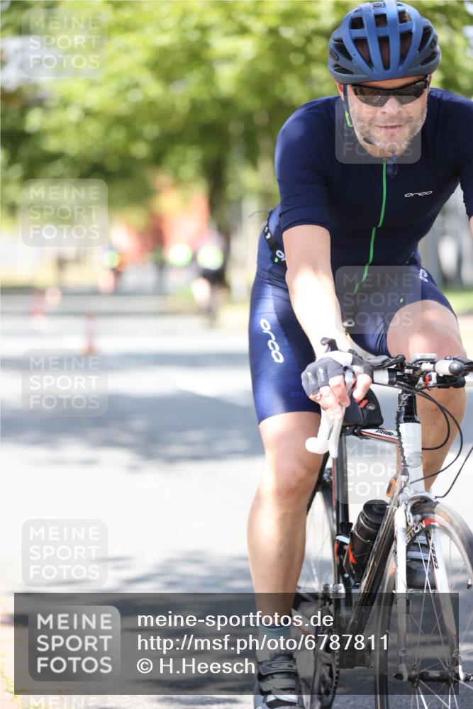 11.08.2024 - GEWOBA Citytriathlon Bremen H.Heesch http://msf.ph/oto/6787811 11.08.2024 13:13:53 Radfahren 219, 221, 258, 296, 371, 411, 423, 438, 439, 461, 472, 475, 502 meine-sportfotos.de