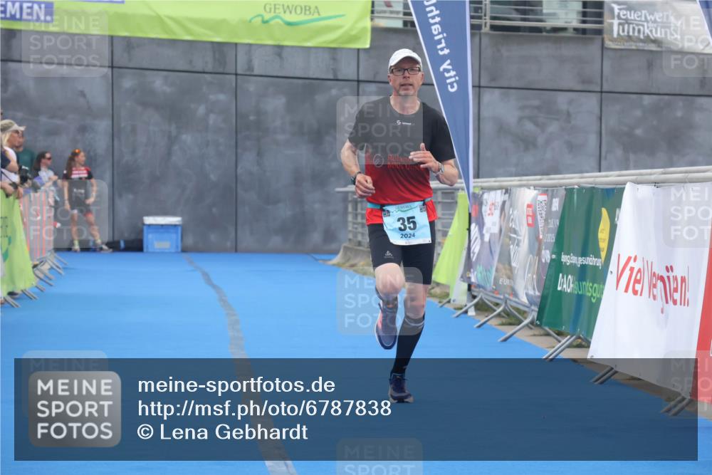 11.08.2024 - GEWOBA Citytriathlon Bremen Lena Gebhardt http://msf.ph/oto/6787838 11.08.2024 11:18:17 Ziel 35, 99, 104 meine-sportfotos.de