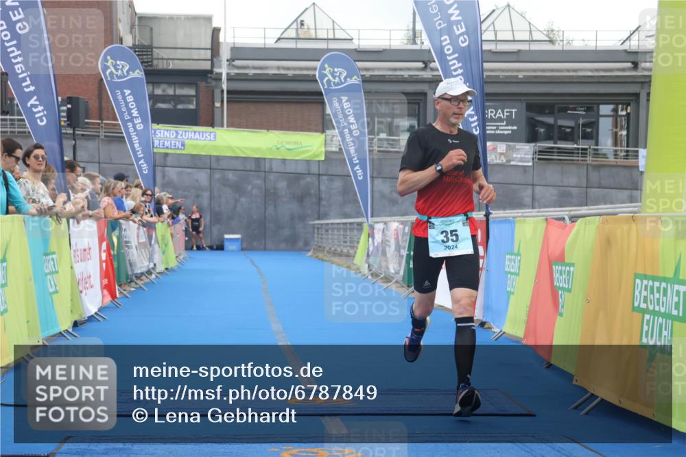 11.08.2024 - GEWOBA Citytriathlon Bremen Lena Gebhardt http://msf.ph/oto/6787849 11.08.2024 11:18:19 Ziel 35, 104 meine-sportfotos.de