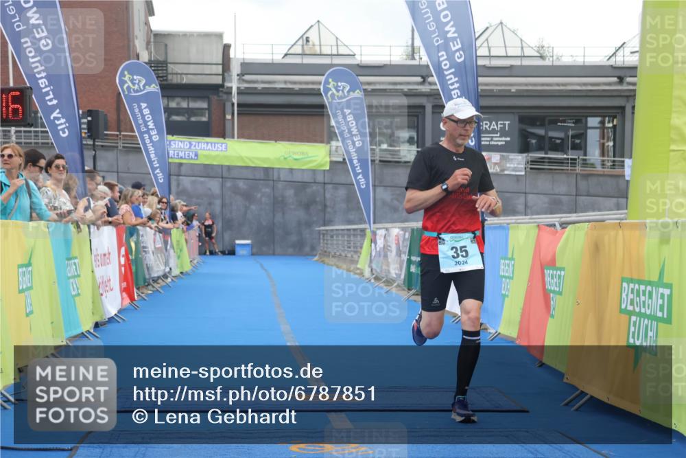 11.08.2024 - GEWOBA Citytriathlon Bremen Lena Gebhardt http://msf.ph/oto/6787851 11.08.2024 11:18:19 Ziel 35, 104 meine-sportfotos.de