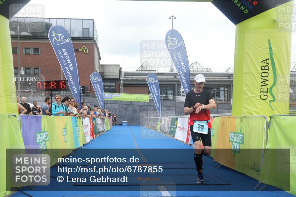 11.08.2024 - GEWOBA Citytriathlon Bremen Lena Gebhardt http://msf.ph/oto/6787855 11.08.2024 11:18:19 Ziel 35, 104 meine-sportfotos.de