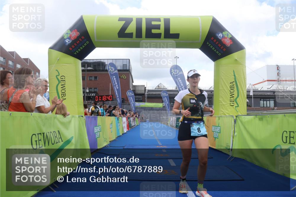 11.08.2024 - GEWOBA Citytriathlon Bremen Lena Gebhardt http://msf.ph/oto/6787889 11.08.2024 11:18:43 Ziel 8 meine-sportfotos.de