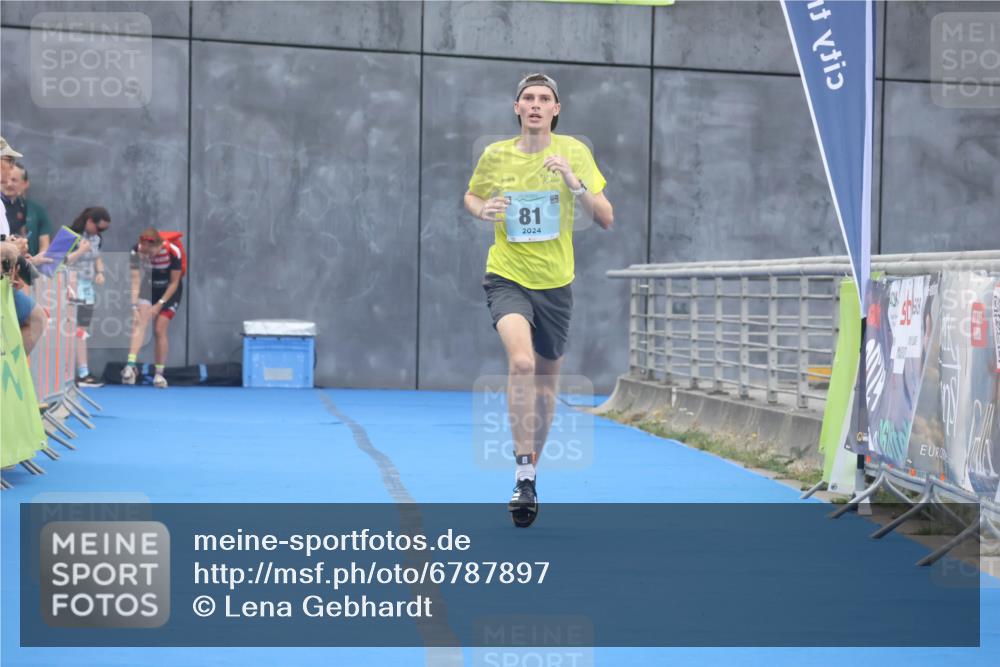 11.08.2024 - GEWOBA Citytriathlon Bremen Lena Gebhardt http://msf.ph/oto/6787897 11.08.2024 11:19:05 Ziel 81 meine-sportfotos.de