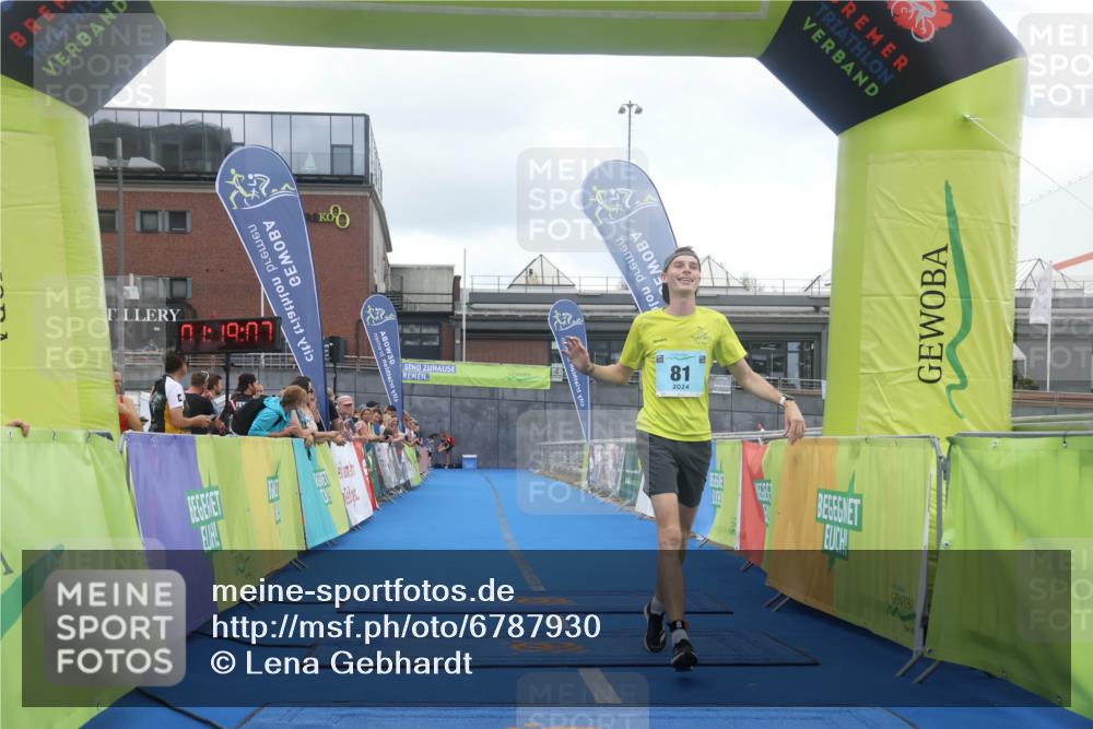 11.08.2024 - GEWOBA Citytriathlon Bremen Lena Gebhardt http://msf.ph/oto/6787930 11.08.2024 11:19:10 Ziel 81 meine-sportfotos.de