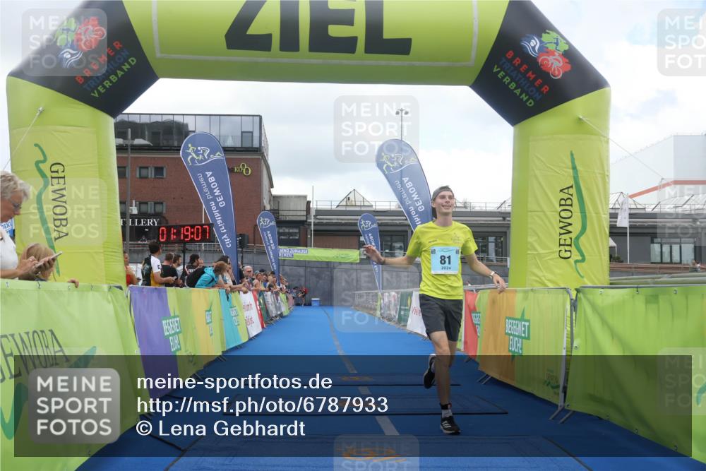 11.08.2024 - GEWOBA Citytriathlon Bremen Lena Gebhardt http://msf.ph/oto/6787933 11.08.2024 11:19:10 Ziel 81 meine-sportfotos.de
