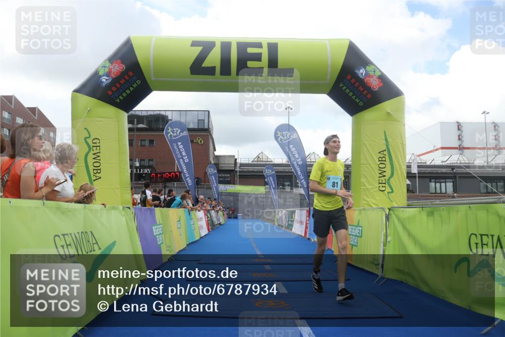 11.08.2024 - GEWOBA Citytriathlon Bremen Lena Gebhardt http://msf.ph/oto/6787934 11.08.2024 11:19:10 Ziel 81 meine-sportfotos.de