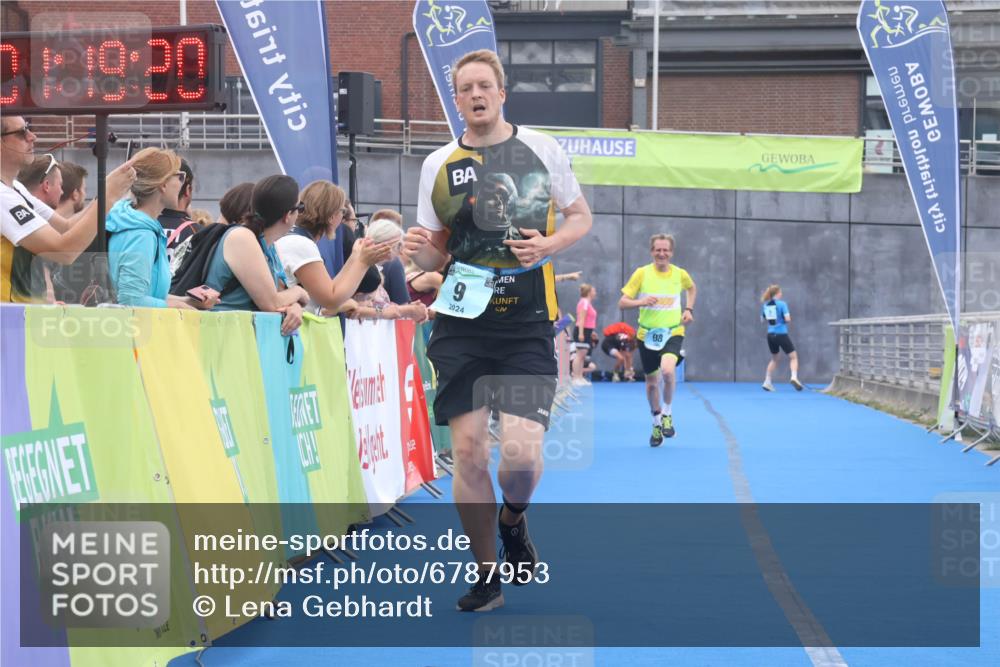 11.08.2024 - GEWOBA Citytriathlon Bremen Lena Gebhardt http://msf.ph/oto/6787953 11.08.2024 11:19:23 Ziel 9, 98 meine-sportfotos.de