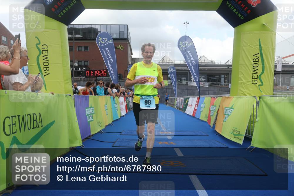 11.08.2024 - GEWOBA Citytriathlon Bremen Lena Gebhardt http://msf.ph/oto/6787980 11.08.2024 11:19:29 Ziel 3, 9, 98 meine-sportfotos.de