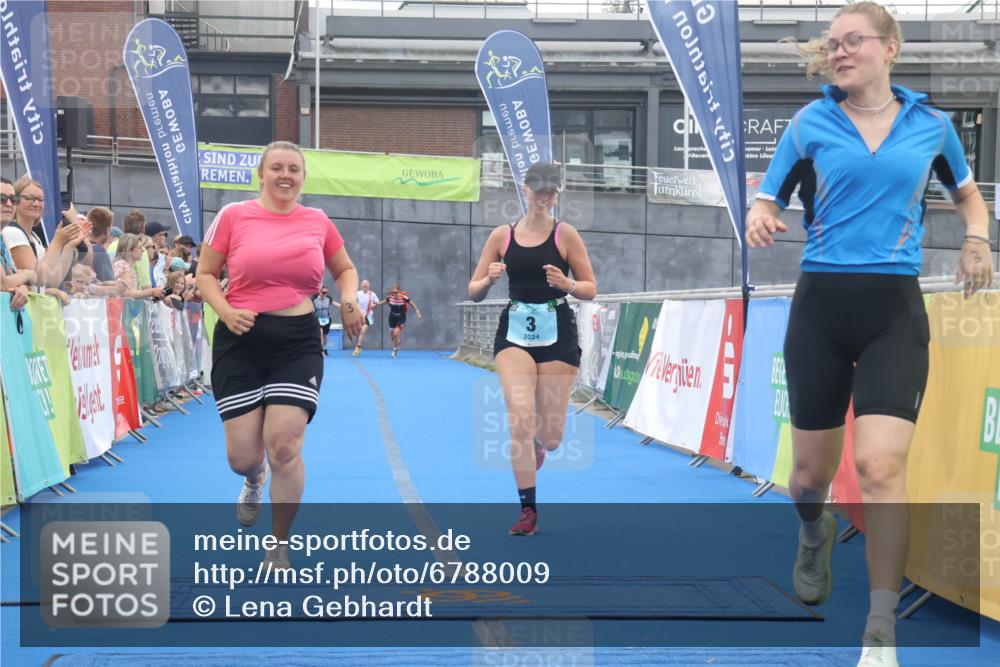 11.08.2024 - GEWOBA Citytriathlon Bremen Lena Gebhardt http://msf.ph/oto/6788009 11.08.2024 11:19:35 Ziel 3, 38, 98 meine-sportfotos.de