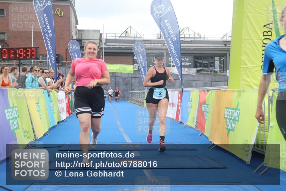 11.08.2024 - GEWOBA Citytriathlon Bremen Lena Gebhardt http://msf.ph/oto/6788016 11.08.2024 11:19:36 Ziel 3, 38, 98 meine-sportfotos.de