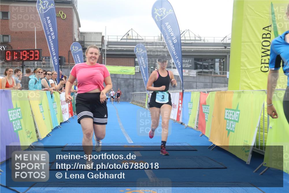 11.08.2024 - GEWOBA Citytriathlon Bremen Lena Gebhardt http://msf.ph/oto/6788018 11.08.2024 11:19:36 Ziel 3, 38, 98 meine-sportfotos.de