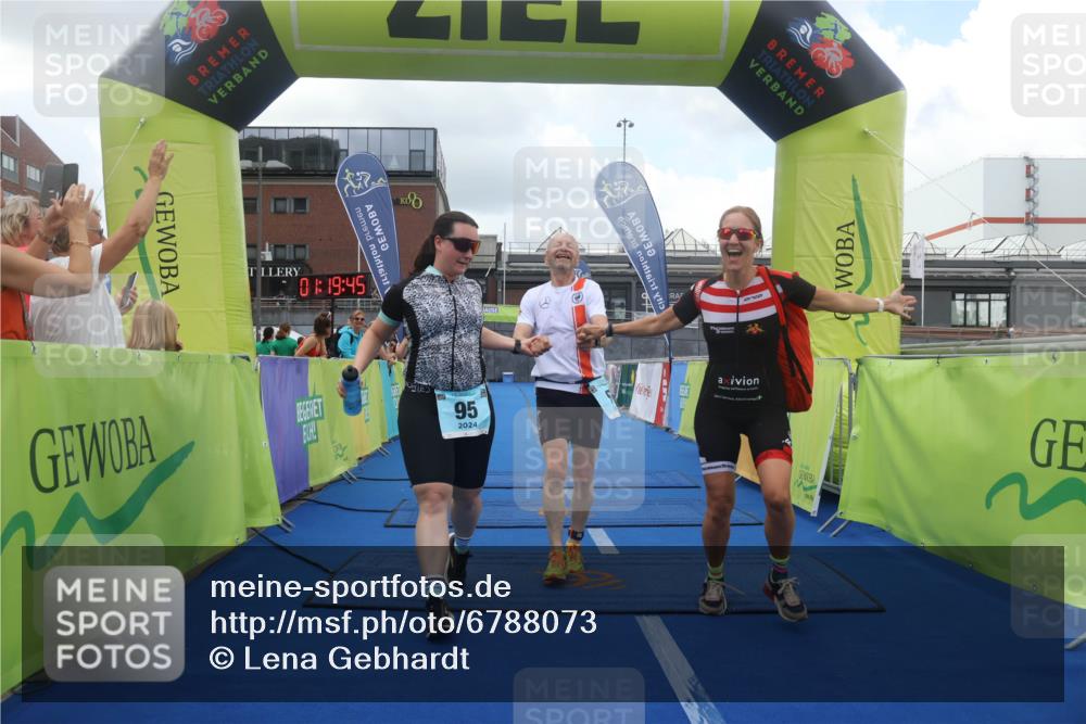 11.08.2024 - GEWOBA Citytriathlon Bremen Lena Gebhardt http://msf.ph/oto/6788073 11.08.2024 11:19:48 Ziel 38, 95 meine-sportfotos.de