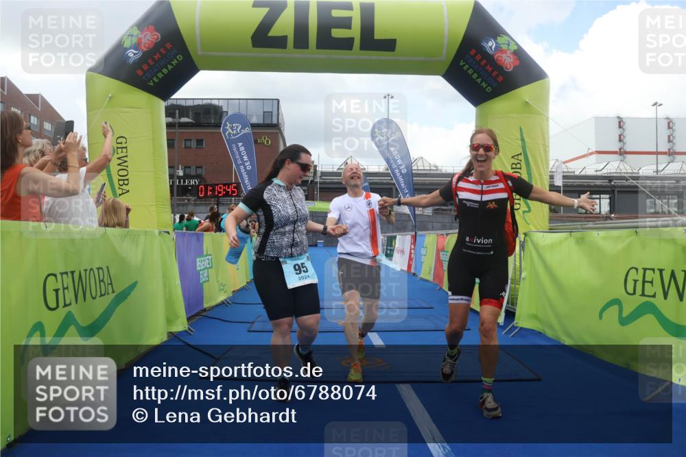 11.08.2024 - GEWOBA Citytriathlon Bremen Lena Gebhardt http://msf.ph/oto/6788074 11.08.2024 11:19:48 Ziel 38, 95 meine-sportfotos.de