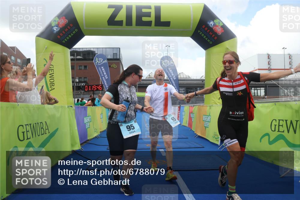 11.08.2024 - GEWOBA Citytriathlon Bremen Lena Gebhardt http://msf.ph/oto/6788079 11.08.2024 11:19:49 Ziel 38, 95 meine-sportfotos.de
