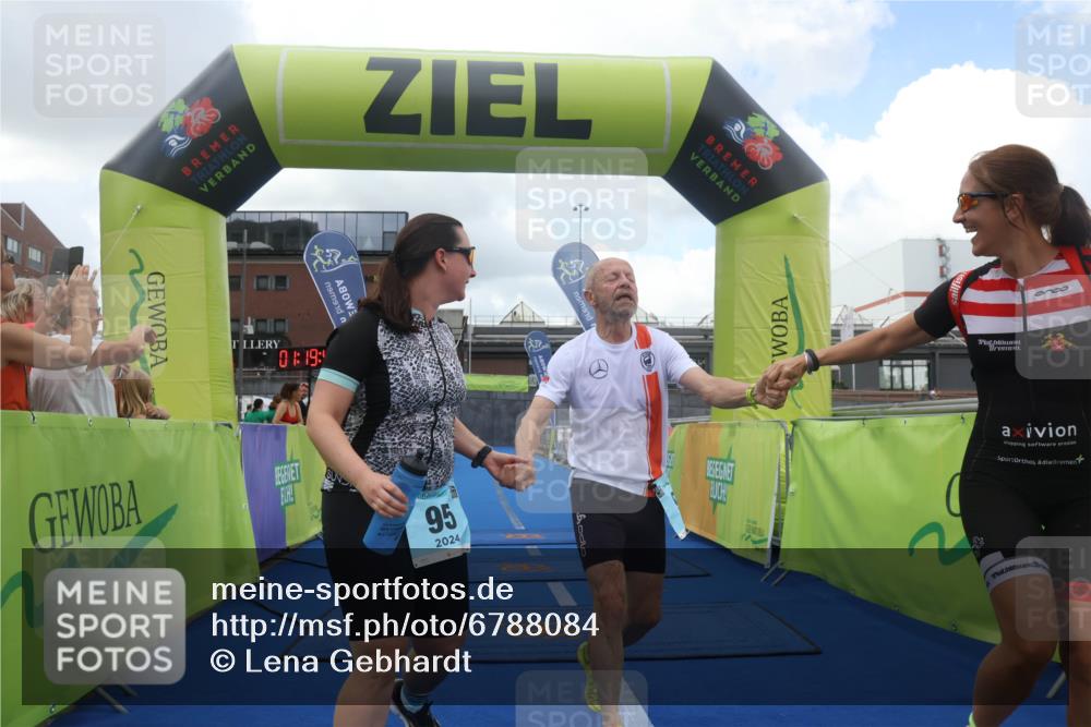 11.08.2024 - GEWOBA Citytriathlon Bremen Lena Gebhardt http://msf.ph/oto/6788084 11.08.2024 11:19:49 Ziel 38, 95 meine-sportfotos.de