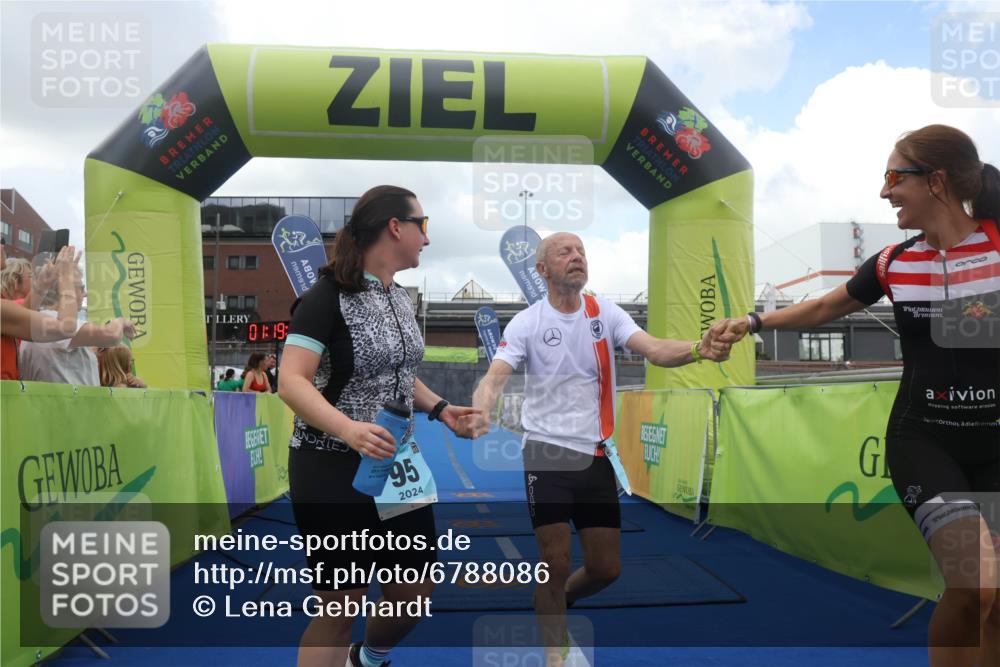 11.08.2024 - GEWOBA Citytriathlon Bremen Lena Gebhardt http://msf.ph/oto/6788086 11.08.2024 11:19:50 Ziel 38, 95 meine-sportfotos.de