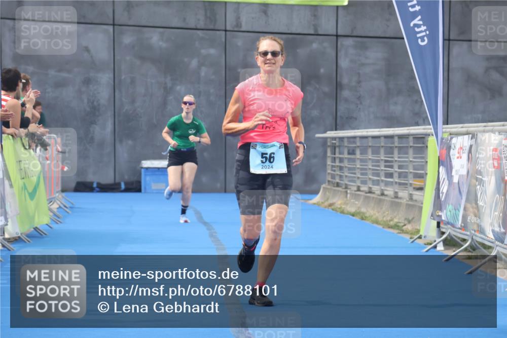 11.08.2024 - GEWOBA Citytriathlon Bremen Lena Gebhardt http://msf.ph/oto/6788101 11.08.2024 11:20:05 Ziel 4, 56 meine-sportfotos.de