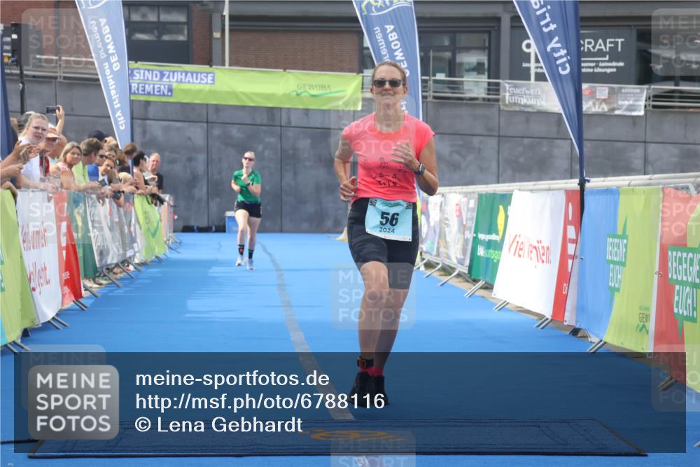 11.08.2024 - GEWOBA Citytriathlon Bremen Lena Gebhardt http://msf.ph/oto/6788116 11.08.2024 11:20:08 Ziel 4, 56 meine-sportfotos.de