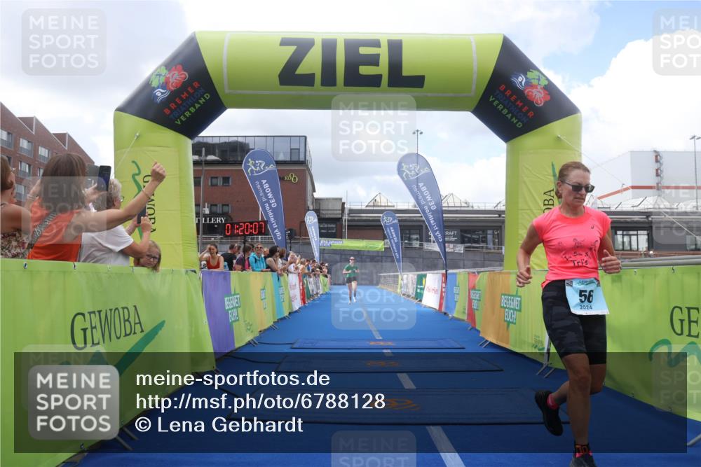 11.08.2024 - GEWOBA Citytriathlon Bremen Lena Gebhardt http://msf.ph/oto/6788128 11.08.2024 11:20:11 Ziel 4, 56 meine-sportfotos.de