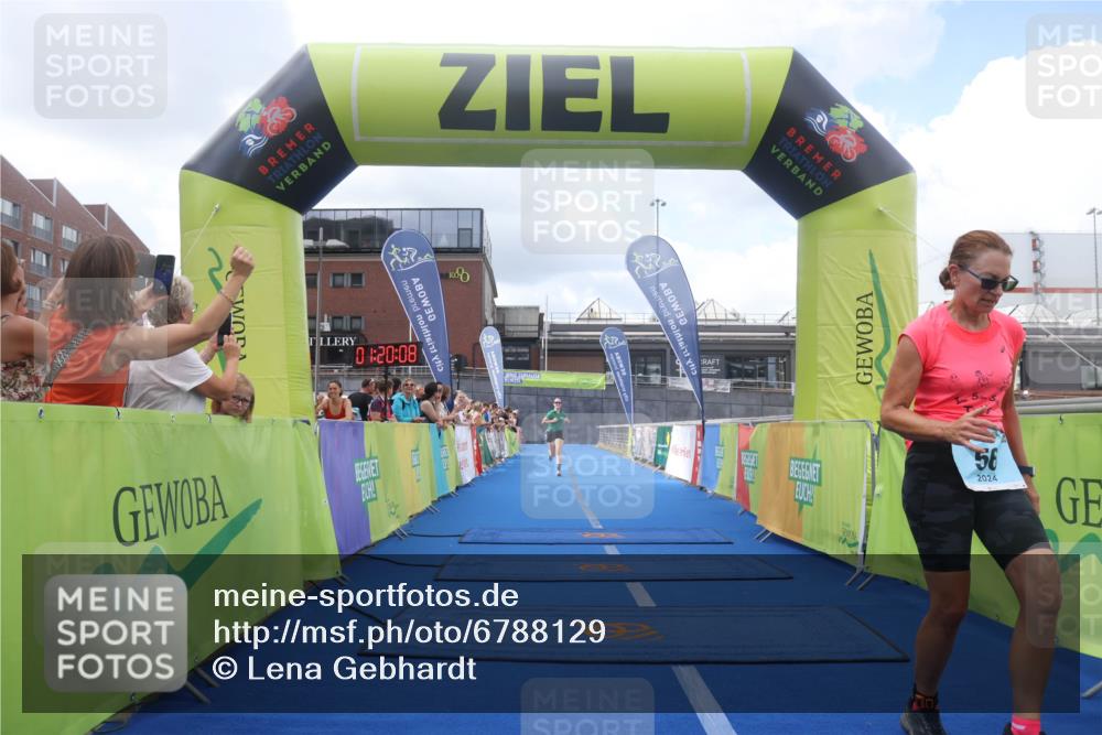 11.08.2024 - GEWOBA Citytriathlon Bremen Lena Gebhardt http://msf.ph/oto/6788129 11.08.2024 11:20:11 Ziel 4, 56 meine-sportfotos.de
