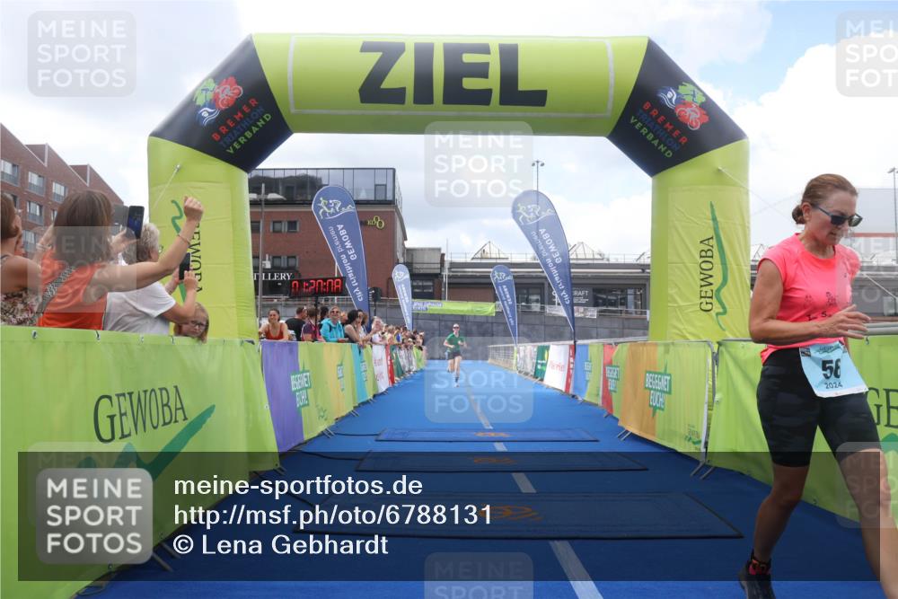 11.08.2024 - GEWOBA Citytriathlon Bremen Lena Gebhardt http://msf.ph/oto/6788131 11.08.2024 11:20:11 Ziel 4, 56 meine-sportfotos.de