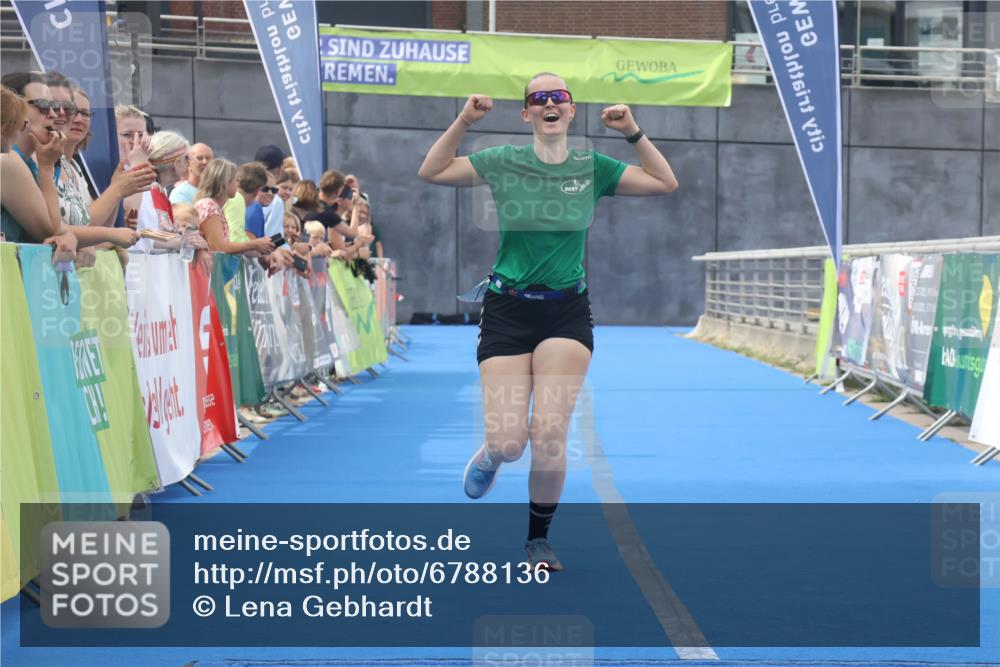 11.08.2024 - GEWOBA Citytriathlon Bremen Lena Gebhardt http://msf.ph/oto/6788136 11.08.2024 11:20:13 Ziel 4, 56 meine-sportfotos.de