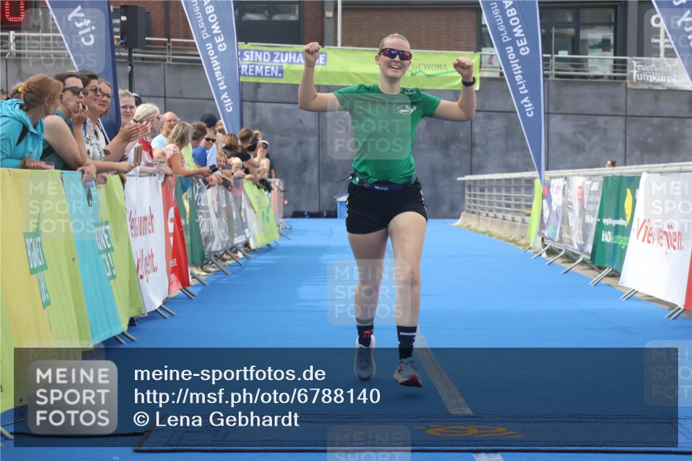 11.08.2024 - GEWOBA Citytriathlon Bremen Lena Gebhardt http://msf.ph/oto/6788140 11.08.2024 11:20:13 Ziel 4, 56 meine-sportfotos.de