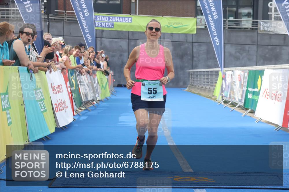 11.08.2024 - GEWOBA Citytriathlon Bremen Lena Gebhardt http://msf.ph/oto/6788175 11.08.2024 11:20:24 Ziel 55, 68 meine-sportfotos.de