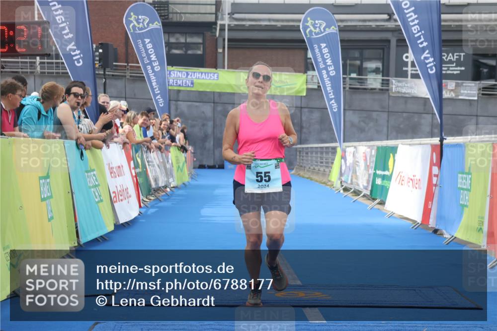 11.08.2024 - GEWOBA Citytriathlon Bremen Lena Gebhardt http://msf.ph/oto/6788177 11.08.2024 11:20:24 Ziel 55, 68 meine-sportfotos.de