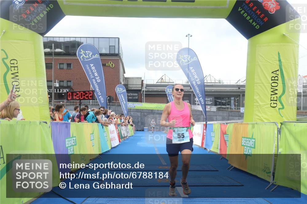 11.08.2024 - GEWOBA Citytriathlon Bremen Lena Gebhardt http://msf.ph/oto/6788184 11.08.2024 11:20:25 Ziel 55, 68 meine-sportfotos.de